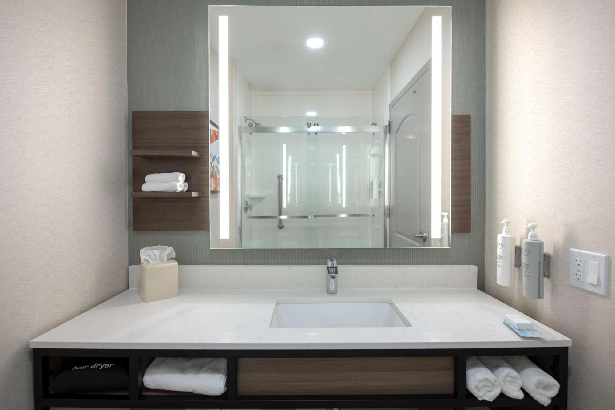 Hilton Garden Inn Νιούπορτ Νιουζ Εξωτερικό φωτογραφία